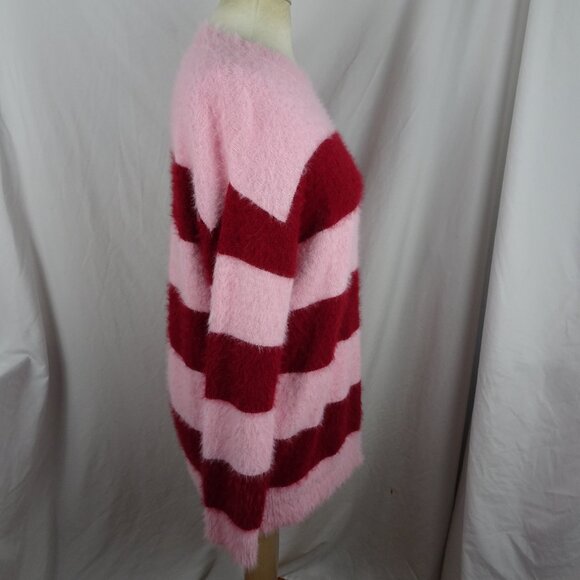 Universal Thread Fuzzy Pink & Red Sweater Size L - Picture 4 of 8